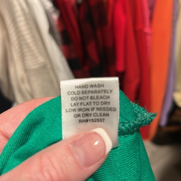 Beautiful ‘Bailey Rose’ Boutique Brand Oversized Button down in Green size M - Picture 6 of 6